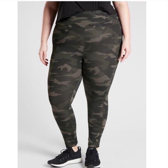 ATHLETA Ultimate Camo 7/8 Tight Green Black Size 2X - Picture 1 of 8